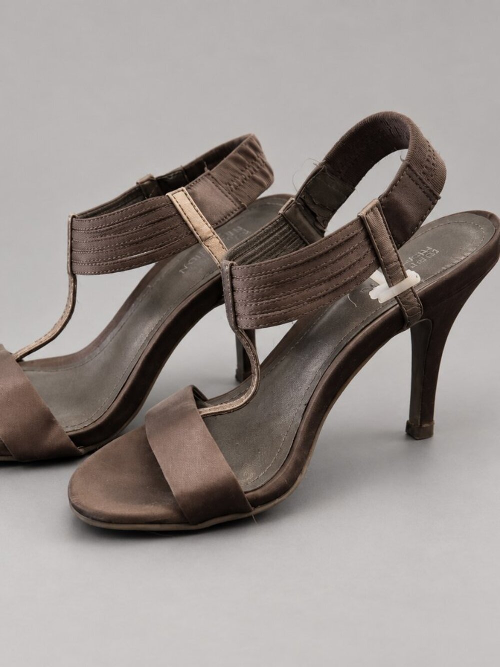 Kenneth Cole Reaction Taupe Satin Finish T Strap Slingback Heels